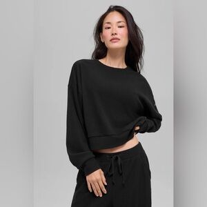 Brand new ALO Yoga Muse Crew Neck Pullover